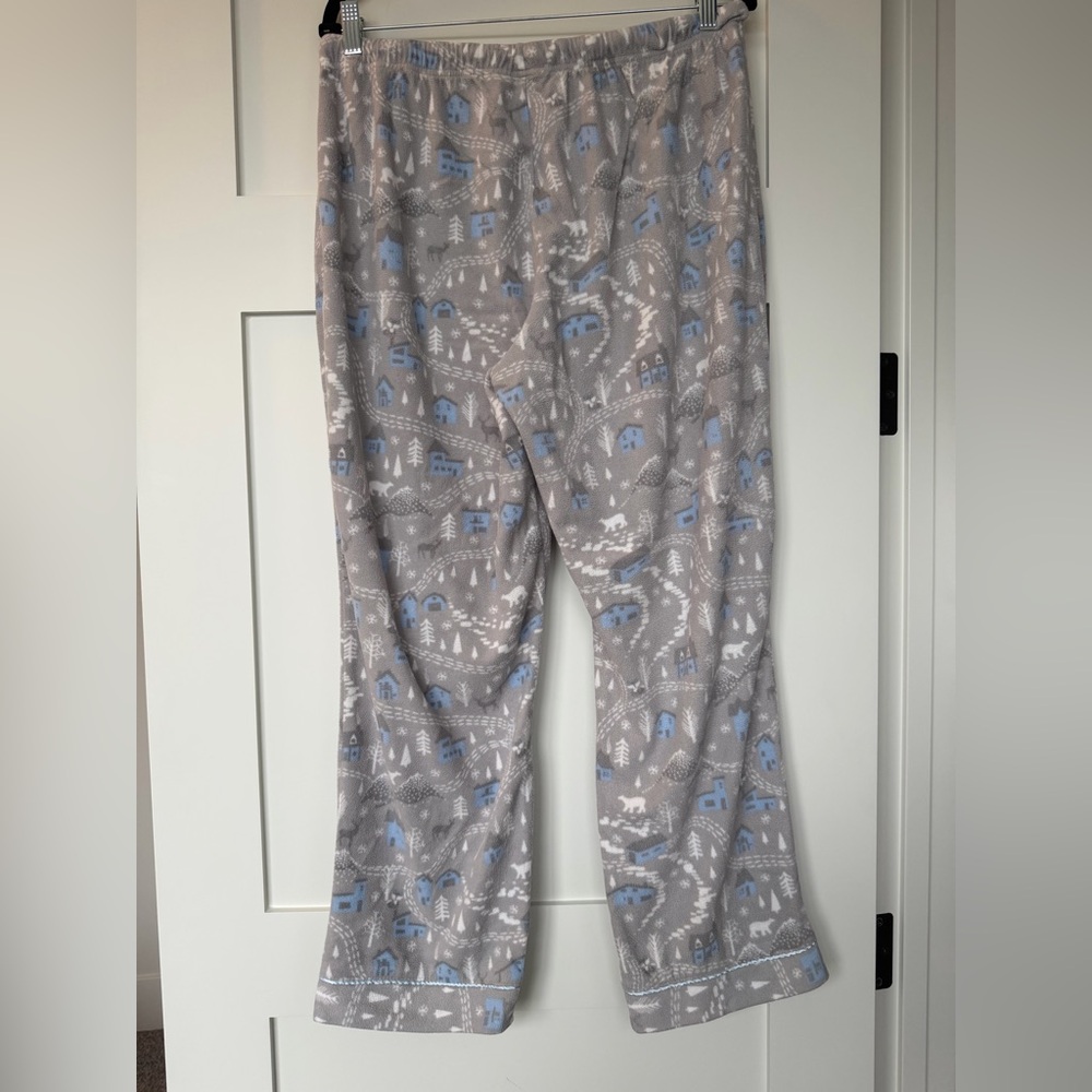 Holiday Patterned Pajamas Set - Picture 8 of 9
